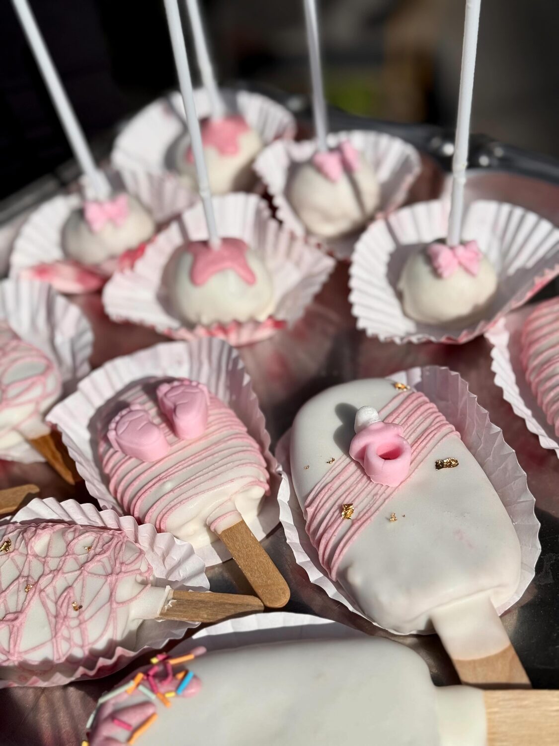 Cake popsi sa mašnicama