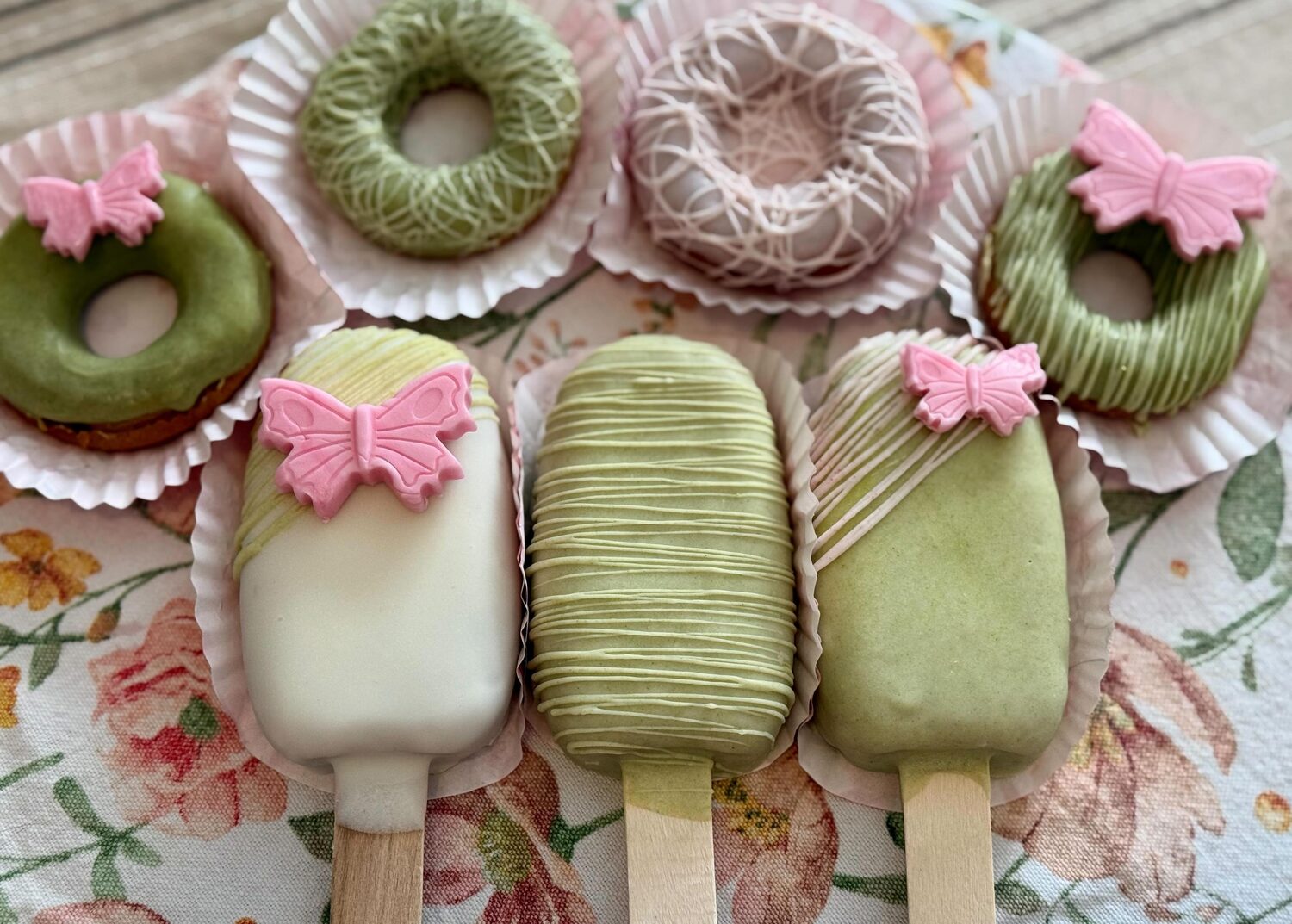 Dekorisani cakesicles